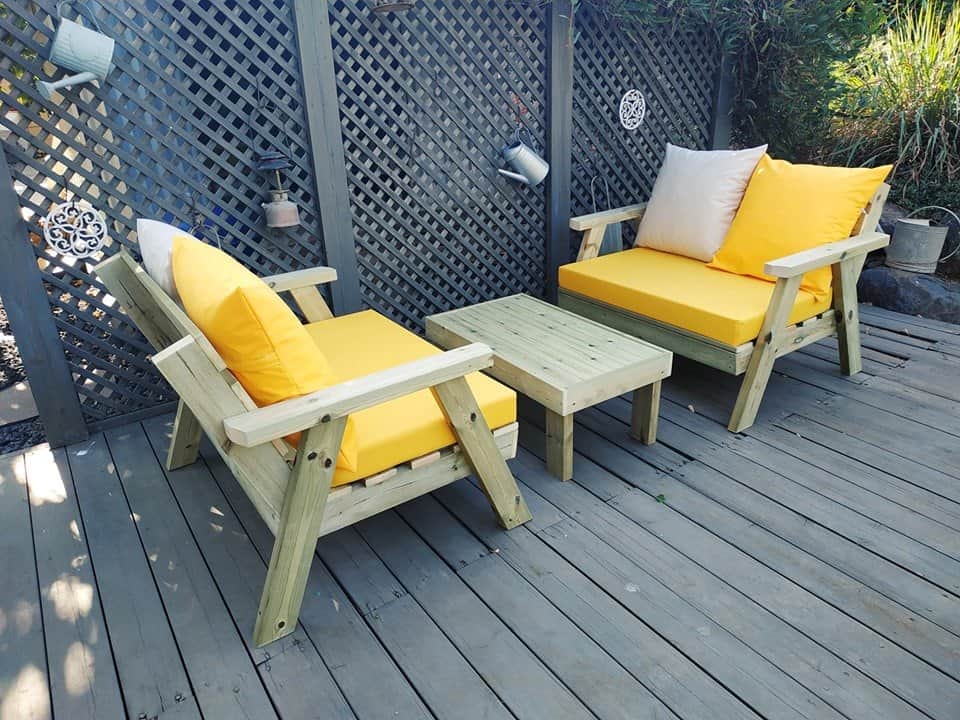 פינת ישיבה מעץ מלא 2+2 ושולחן