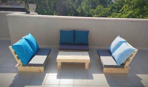 פינת זולה 2+2+2 ושולחן