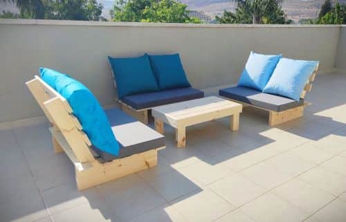 פינת זולה 2+2+2 ושולחן