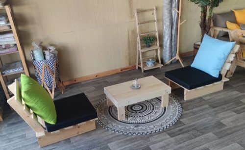 פינת זולה 1+1 ושולחן