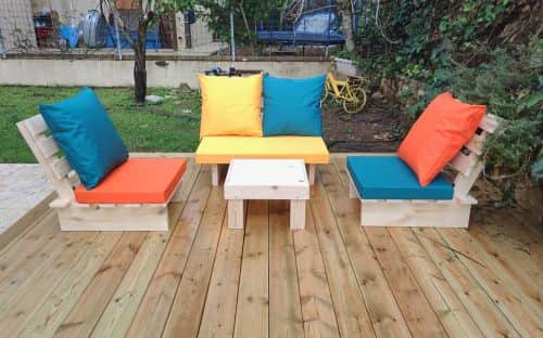 פינת זולה 2+1+1 ושולחן